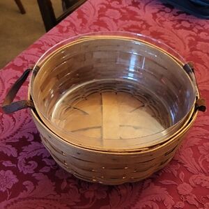 Longaberger 9" Round Basket w/Leather Handles